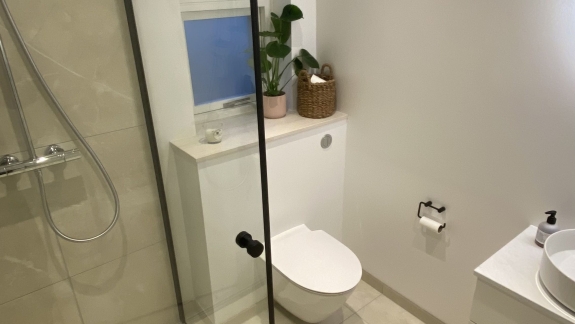 Moderne, nyt badeværelse i Nordsjælland